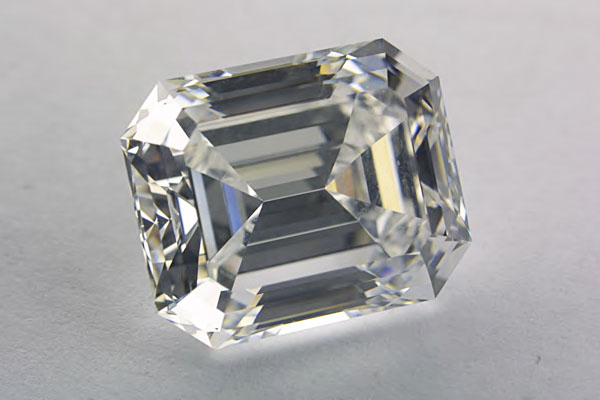 HPHT diamond actual photo HPHT diamond actual photo